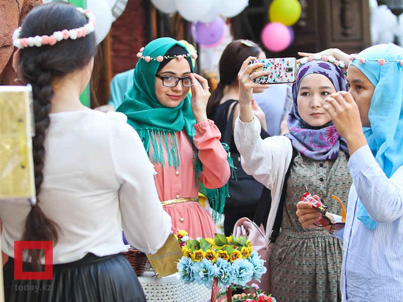Фотография события Sister Bazar в алматы. Справочник HalalGuide Sister Bazar